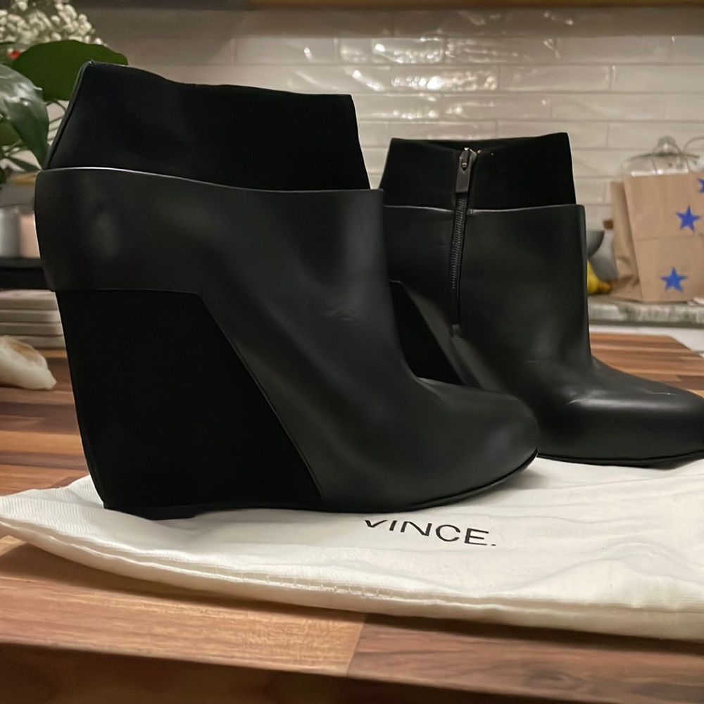 VINCE black bootie